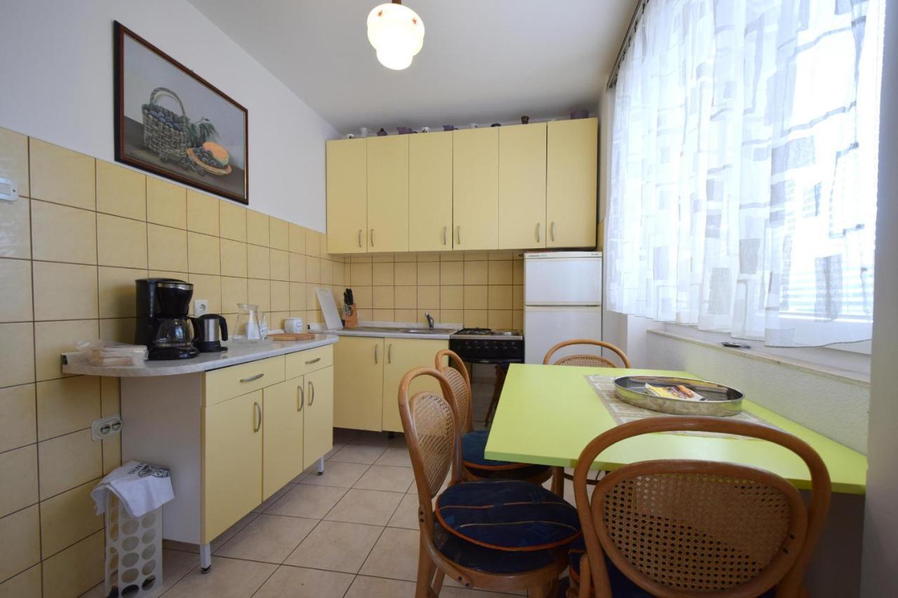 Apartment Angela Malinska Eksteriør billede